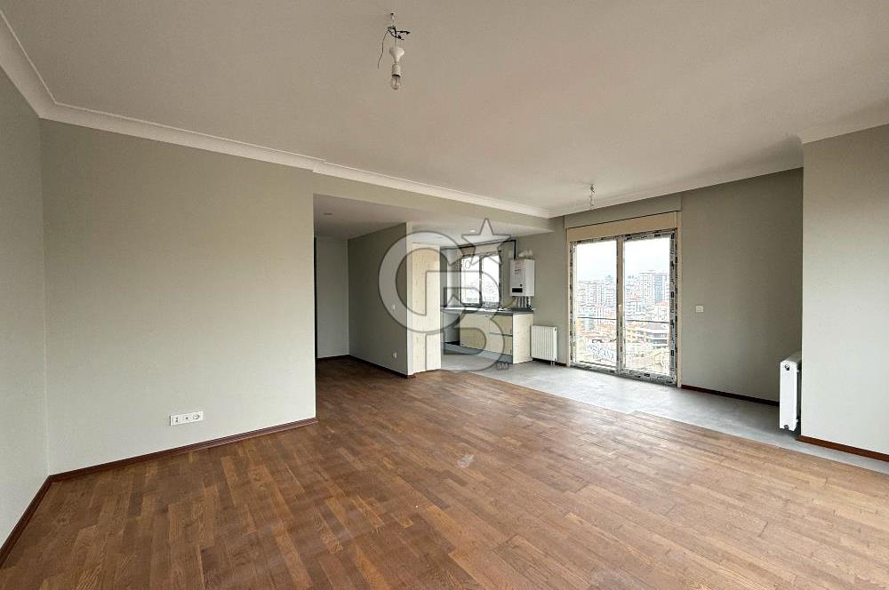 Kalamış Kolej Sokakta Deniz Manzaralı, Teraslı, 4+1 Daire