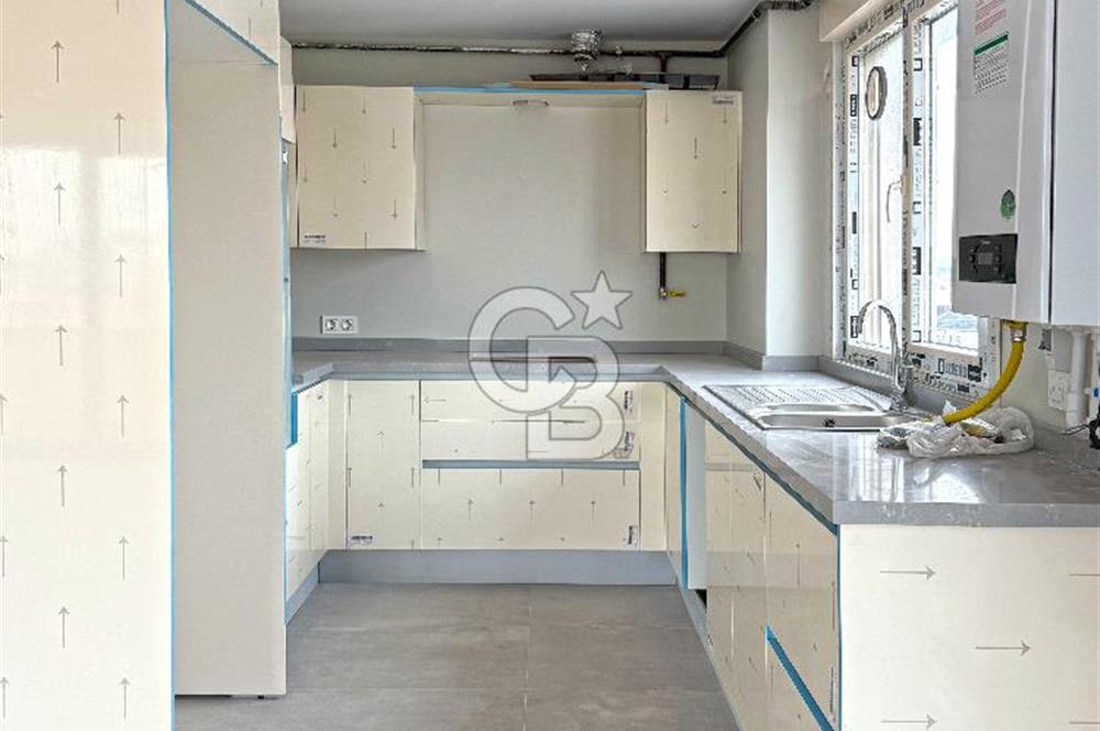Kalamış Kolej Sokakta Deniz Manzaralı, Teraslı, 4+1 Daire