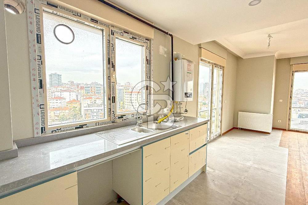 Kalamış Kolej Sokakta Deniz Manzaralı, Teraslı, 4+1 Daire