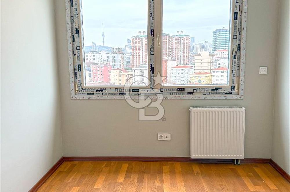 Kalamış Kolej Sokakta Deniz Manzaralı, Teraslı, 4+1 Daire