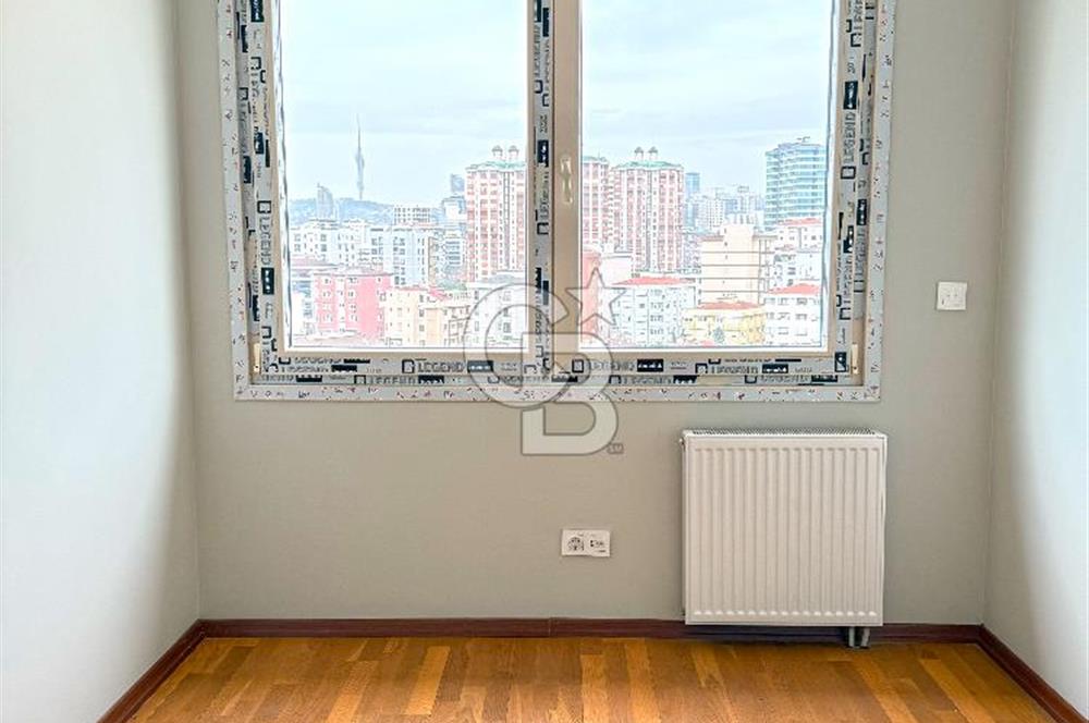 Kalamış Kolej Sokakta Deniz Manzaralı, Teraslı, 4+1 Daire
