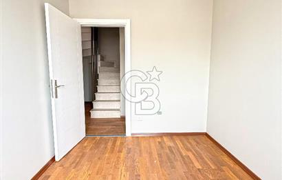 Kalamış Kolej Sokakta Deniz Manzaralı, Teraslı, 4+1 Daire