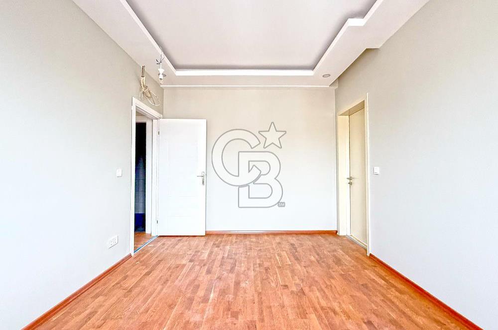 Kalamış Kolej Sokakta Deniz Manzaralı, Teraslı, 4+1 Daire