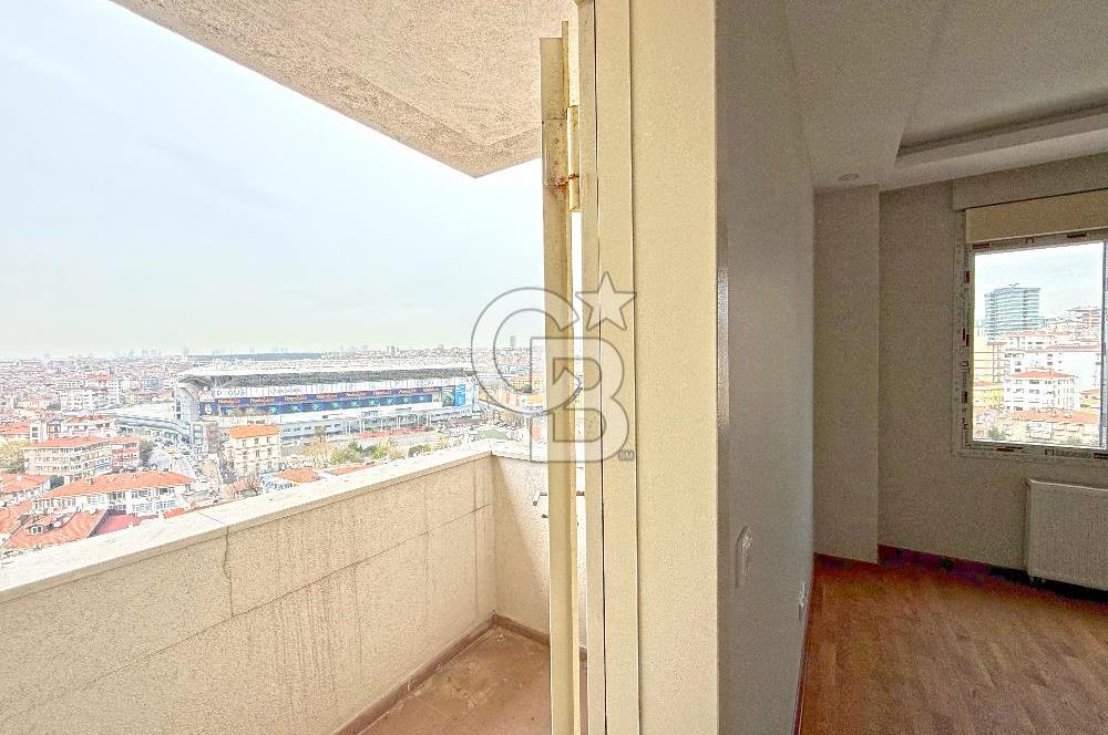 Kalamış Kolej Sokakta Deniz Manzaralı, Teraslı, 4+1 Daire