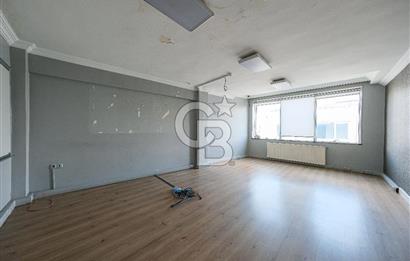 Beşiktaş Çarşı İçerisinde Deniz Manzaralı Kiralık Ofis 
