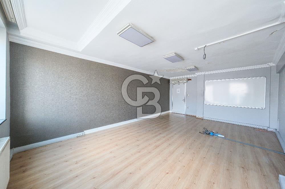 Beşiktaş Çarşı İçerisinde Deniz Manzaralı Kiralık Ofis 