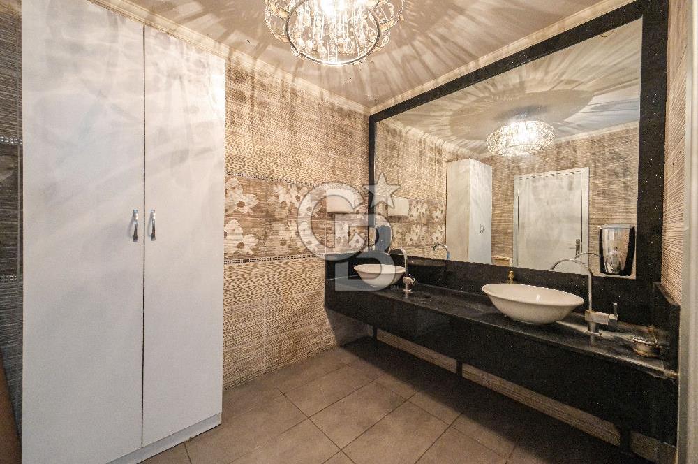 Beşiktaş Çarşı İçerisinde Deniz Manzaralı Kiralık Ofis 