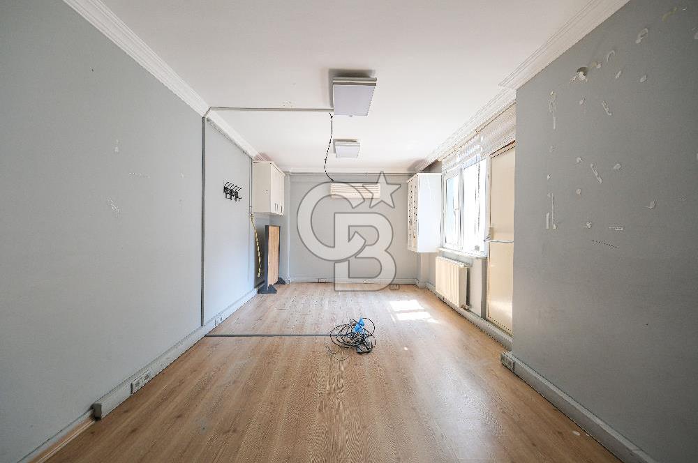 Beşiktaş Çarşı İçerisinde Deniz Manzaralı Kiralık Ofis 