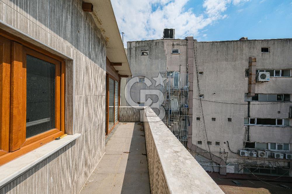Beşiktaş En İşlek Caddesinde Deniz Manzaralı 2 Kat Kiralık Ofis