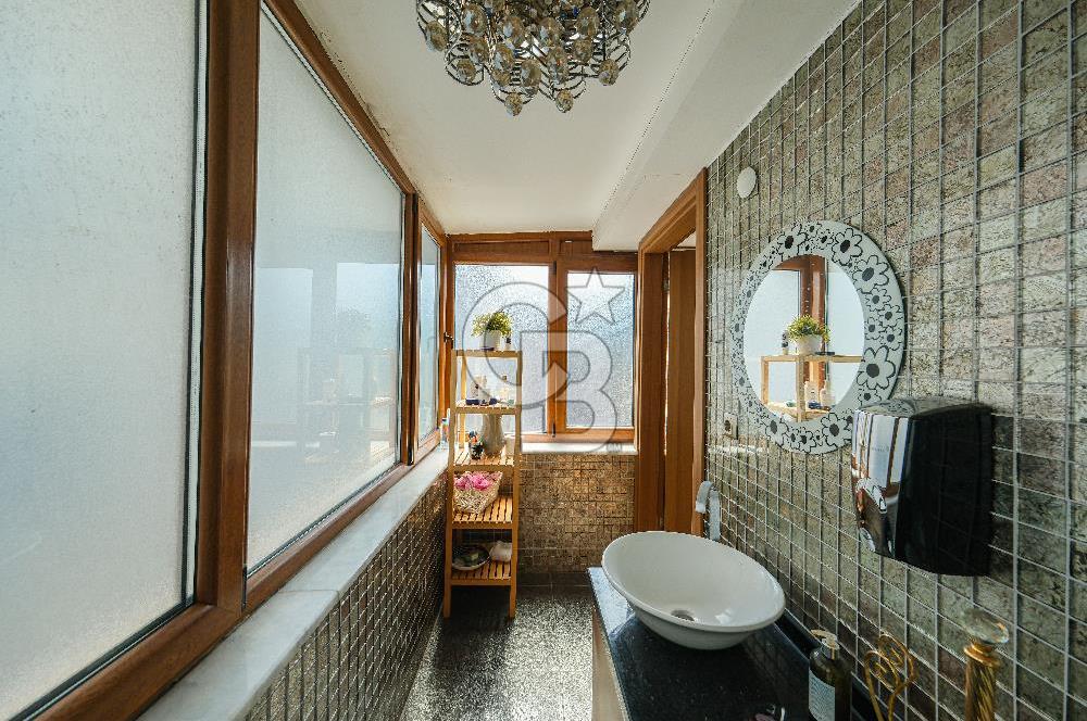 Beşiktaş En İşlek Caddesinde Deniz Manzaralı 2 Kat Kiralık Ofis