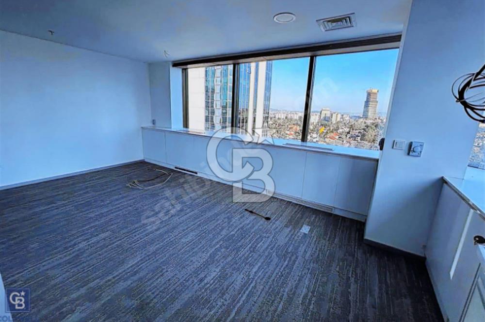 Yapı Kredi plazada 486 m2 içi yapılı Kiralık ofis katı.