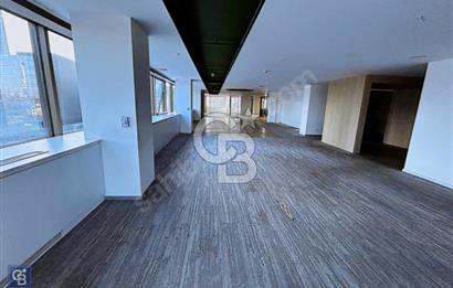 Yapı Kredi plazada 486 m2 içi yapılı Kiralık ofis katı.