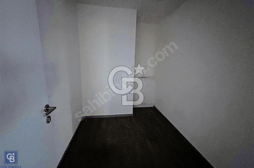 Yapı Kredi plazada 486 m2 içi yapılı Kiralık ofis katı.