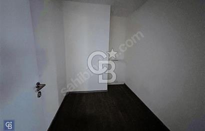 Yapı Kredi plazada 486 m2 içi yapılı Kiralık ofis katı.