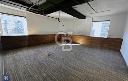 Yapı Kredi plazada 486 m2 içi yapılı Kiralık ofis katı.