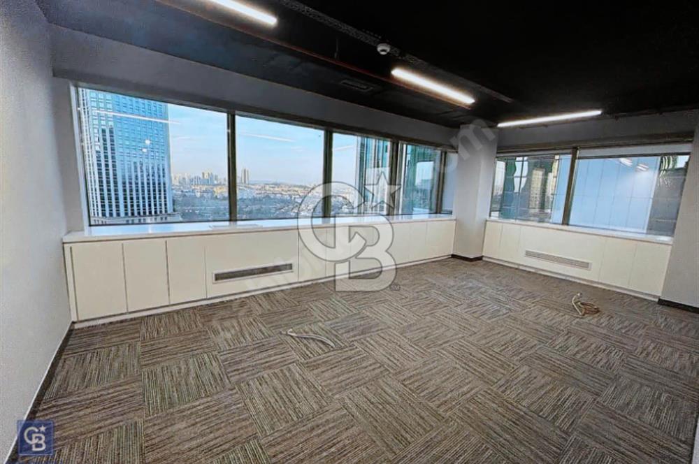 Yapı Kredi plazada 486 m2 içi yapılı Kiralık ofis katı.