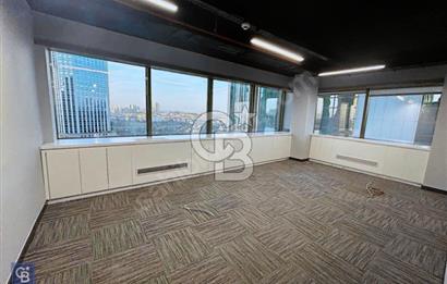 Yapı Kredi plazada 486 m2 içi yapılı Kiralık ofis katı.