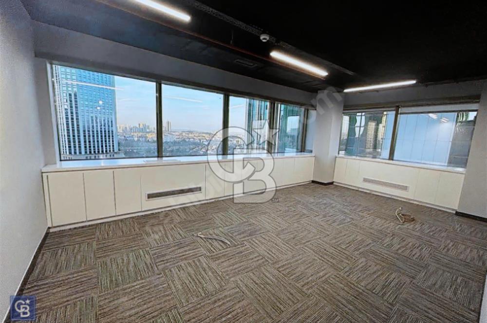 Yapı Kredi plazada 486 m2 içi yapılı Kiralık ofis katı.