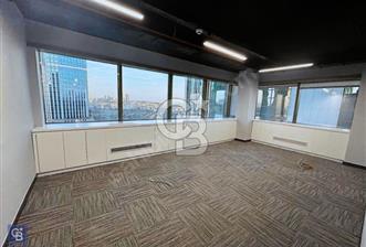Yapı Kredi plazada 486 m2 içi yapılı Kiralık ofis katı.