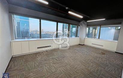 Yapı Kredi plazada 486 m2 içi yapılı Kiralık ofis katı.
