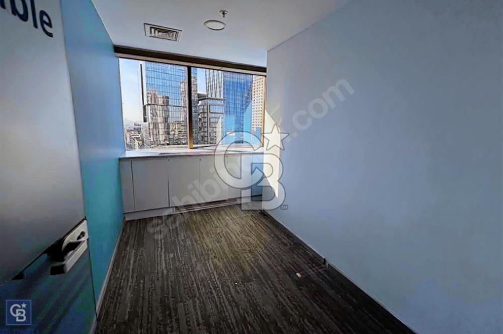 Yapı Kredi plazada 486 m2 içi yapılı Kiralık ofis katı.