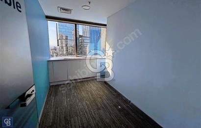 Yapı Kredi plazada 486 m2 içi yapılı Kiralık ofis katı.