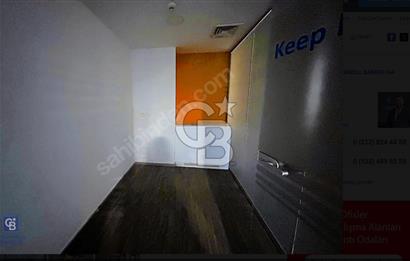 Yapı Kredi plazada 486 m2 içi yapılı Kiralık ofis katı.