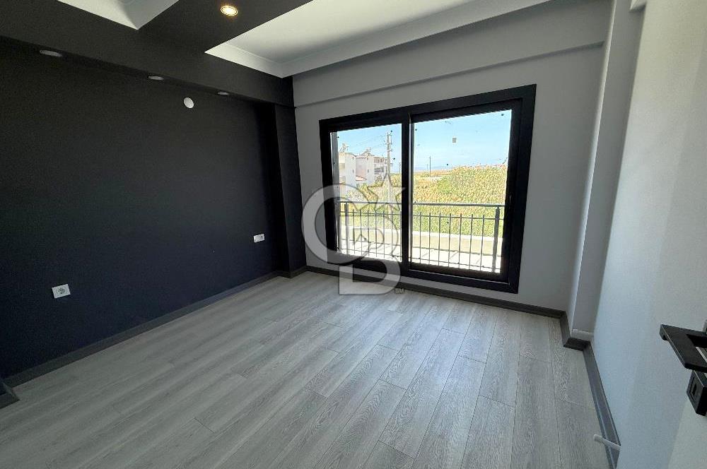 DİKİLİ CUMHURİYET MAHALLESİ'NDE SATILIK ÇOK ÖZEL 5+1 SIFIR VİLLA