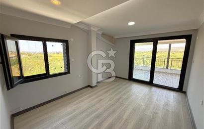 DİKİLİ CUMHURİYET MAHALLESİ'NDE SATILIK ÇOK ÖZEL 5+1 SIFIR VİLLA