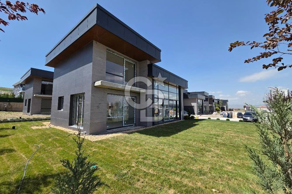 BAĞLICADA SÜPER LÜXS VİLLA