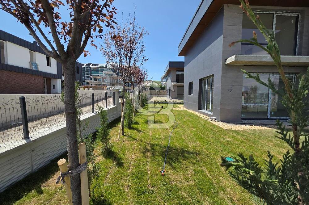 BAĞLICADA SÜPER LÜXS VİLLA