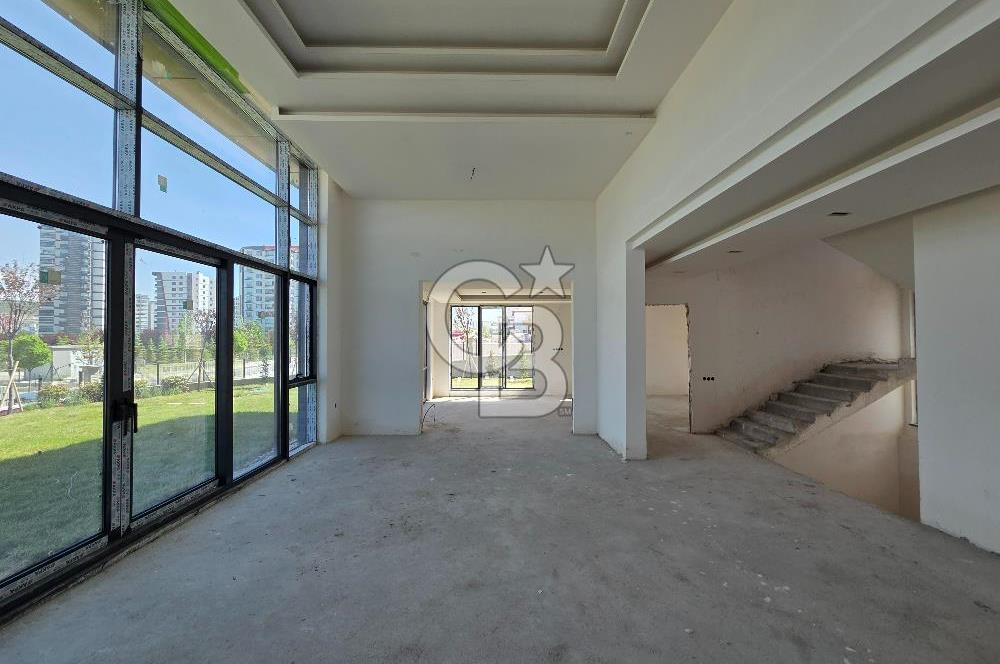 BAĞLICADA SÜPER LÜXS VİLLA