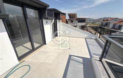 DİKİLİ CUMHURİYET MAHALLESİ'NDE SATILIK 6+1 TRİPLEKS LÜKS VİLLA