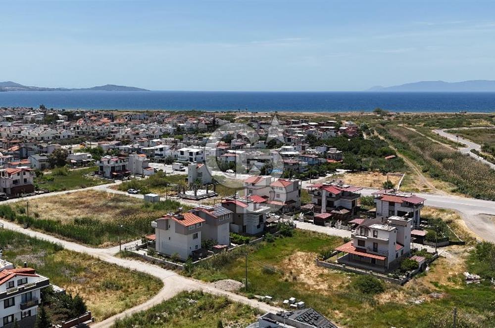 DİKİLİ CUMHURİYET MAHALLESİ'NDE SATILIK ÇOK ÖZEL 5+1 SIFIR VİLLA