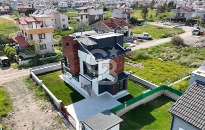 DİKİLİ CUMHURİYET MAHALLESİ'NDE SATILIK 6+1 TRİPLEKS LÜKS VİLLA