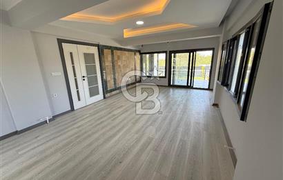 DİKİLİ CUMHURİYET MAHALLESİ'NDE SATILIK ÇOK ÖZEL 5+1 SIFIR VİLLA