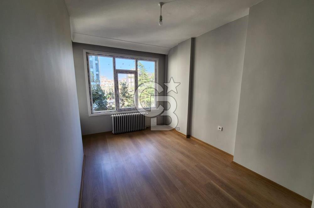 Bağdat Caddesine 2.Bina İçi Tamamen Yenilenmiş Büyük 2,5+1 Daire