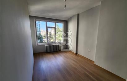 Bağdat Caddesine 2.Bina İçi Tamamen Yenilenmiş Büyük 2,5+1 Daire