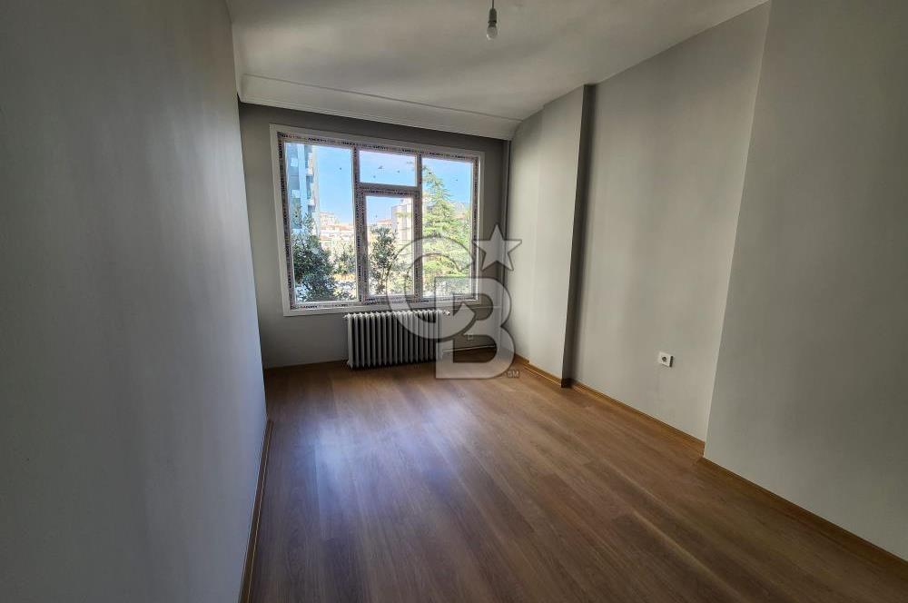 Bağdat Caddesine 2.Bina İçi Tamamen Yenilenmiş Büyük 2,5+1 Daire