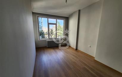 Bağdat Caddesine 2.Bina İçi Tamamen Yenilenmiş Büyük 2,5+1 Daire
