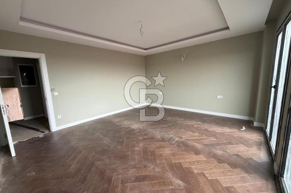 USKUMRUKÖY'DE BUTİK SİTE İÇERİSİNDE 4+1 TRİPLEX VİLLA