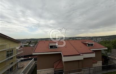USKUMRUKÖY'DE BUTİK SİTE İÇERİSİNDE 4+1 TRİPLEX VİLLA