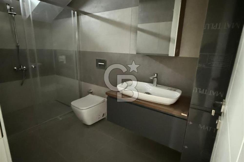 USKUMRUKÖY'DE BUTİK SİTE İÇERİSİNDE 4+1 TRİPLEX VİLLA