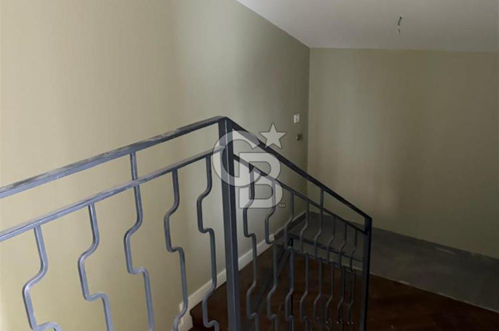 USKUMRUKÖY'DE BUTİK SİTE İÇERİSİNDE 4+1 TRİPLEX VİLLA