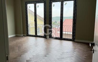 USKUMRUKÖY'DE BUTİK SİTE İÇERİSİNDE 4+1 TRİPLEX VİLLA