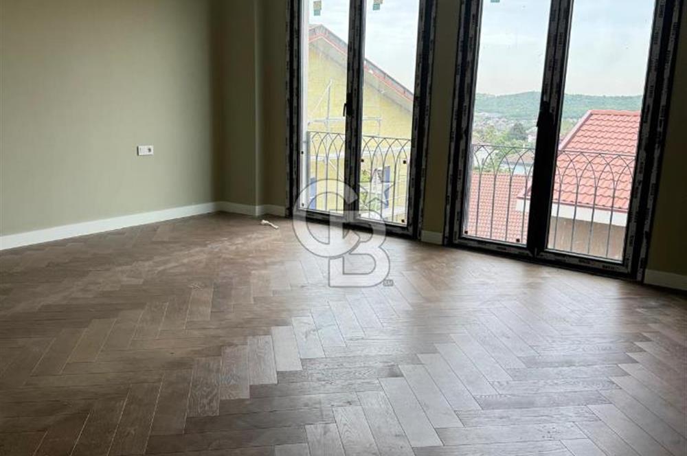 USKUMRUKÖY'DE BUTİK SİTE İÇERİSİNDE 4+1 TRİPLEX VİLLA