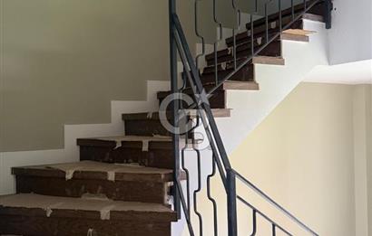 USKUMRUKÖY'DE BUTİK SİTE İÇERİSİNDE 4+1 TRİPLEX VİLLA