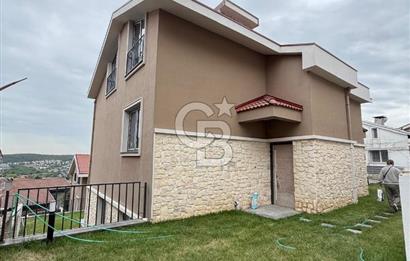USKUMRUKÖY'DE BUTİK SİTE İÇERİSİNDE 4+1 TRİPLEX VİLLA