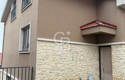 USKUMRUKÖY'DE BUTİK SİTE İÇERİSİNDE 4+1 TRİPLEX VİLLA