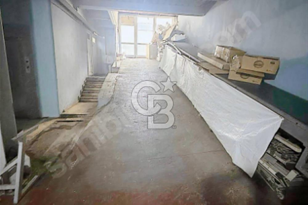 Metro Asansörünün Yanında Kiralık İmalathane veya Depo